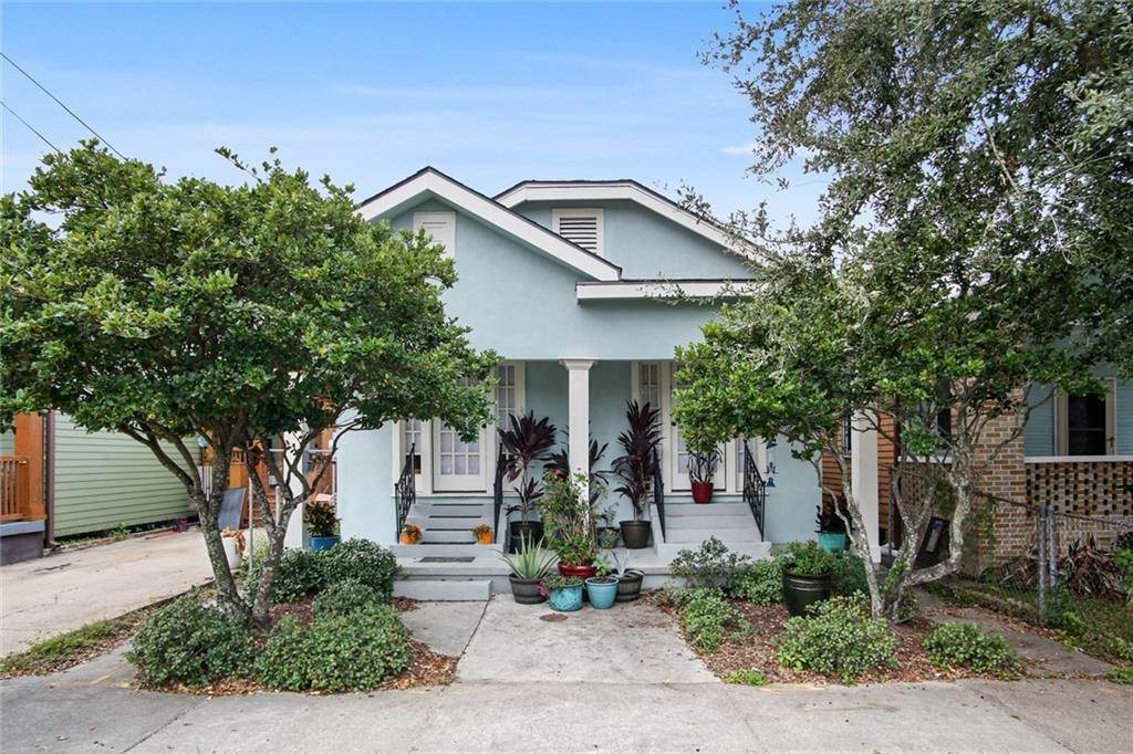 Single Family Homes for Sale at 8432 COHN Street 8432 COHN Street New Orleans, Louisiana 70118 United States