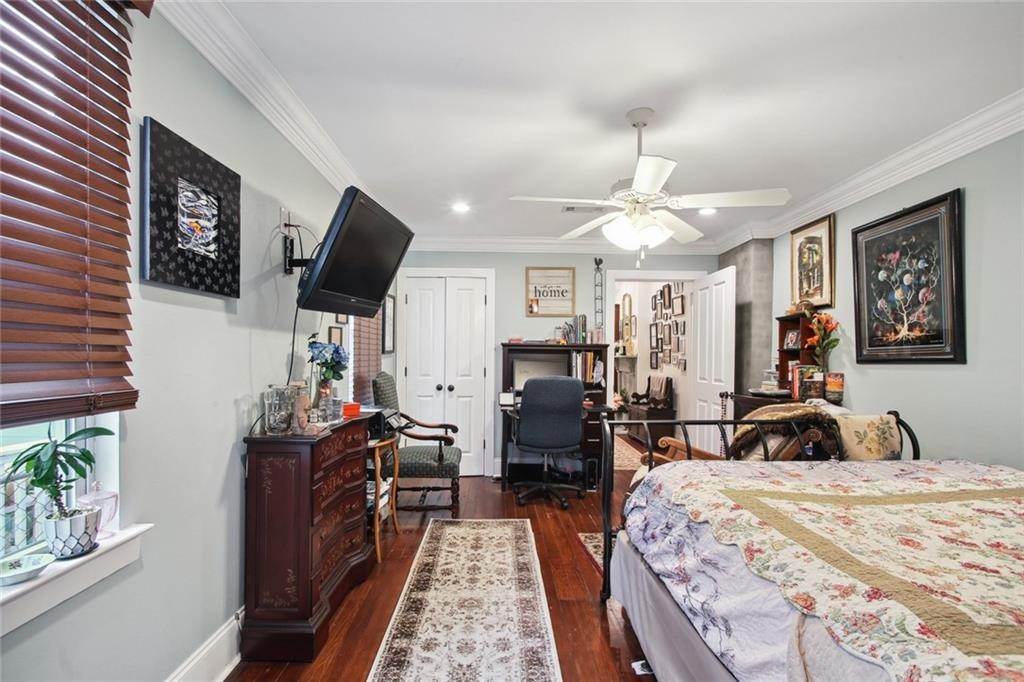 13. Single Family Homes for Sale at 8432 COHN Street 8432 COHN Street New Orleans, Louisiana 70118 United States