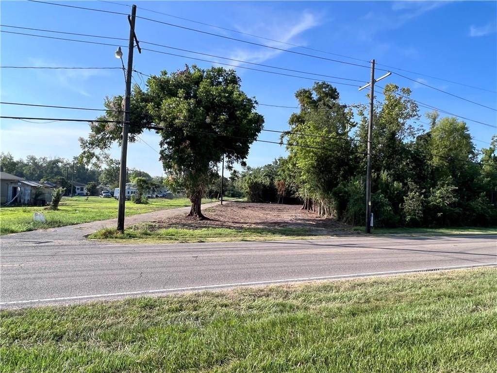 6. Land for Sale at 11101 RIVER Road 11101 RIVER Road Ama, Louisiana 70031 United States