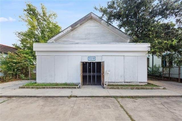 1. Single Family Homes for Sale at 5219 DAUPHINE Street 5219 DAUPHINE Street New Orleans, Louisiana 70117 United States