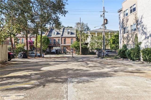 8. Residential Lease at 1725 DELACHAISE Street # 202 1725 DELACHAISE Street # 202 New Orleans, Louisiana 70115 United States