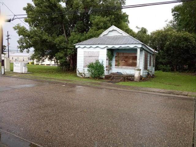 1. Single Family Homes for Sale at 58225 PLAQUEMINE Street 58225 PLAQUEMINE Street Plaquemine, Louisiana 70764 United States