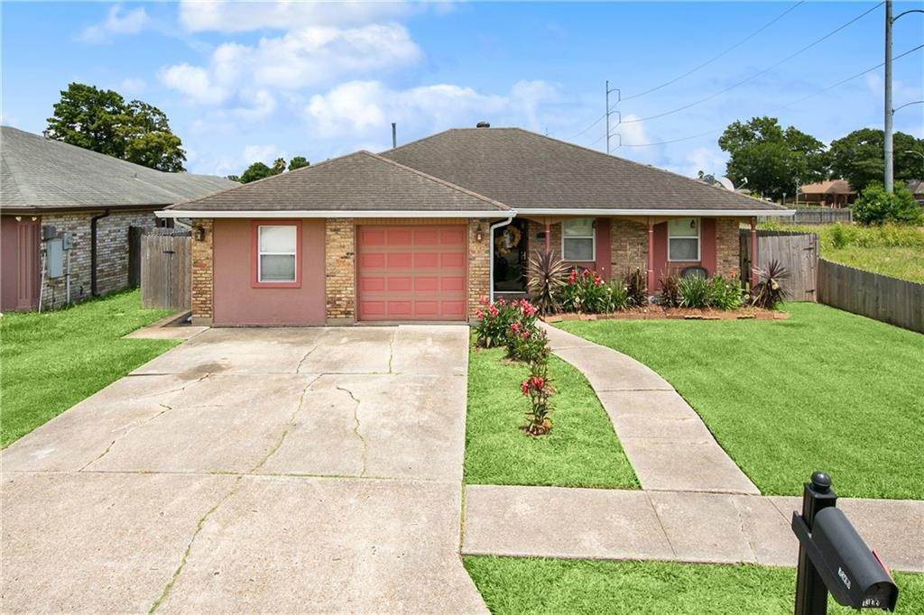 16. Single Family Homes for Sale at 7309 LIGUSTRUM Drive 7309 LIGUSTRUM Drive New Orleans, Louisiana 70126 United States