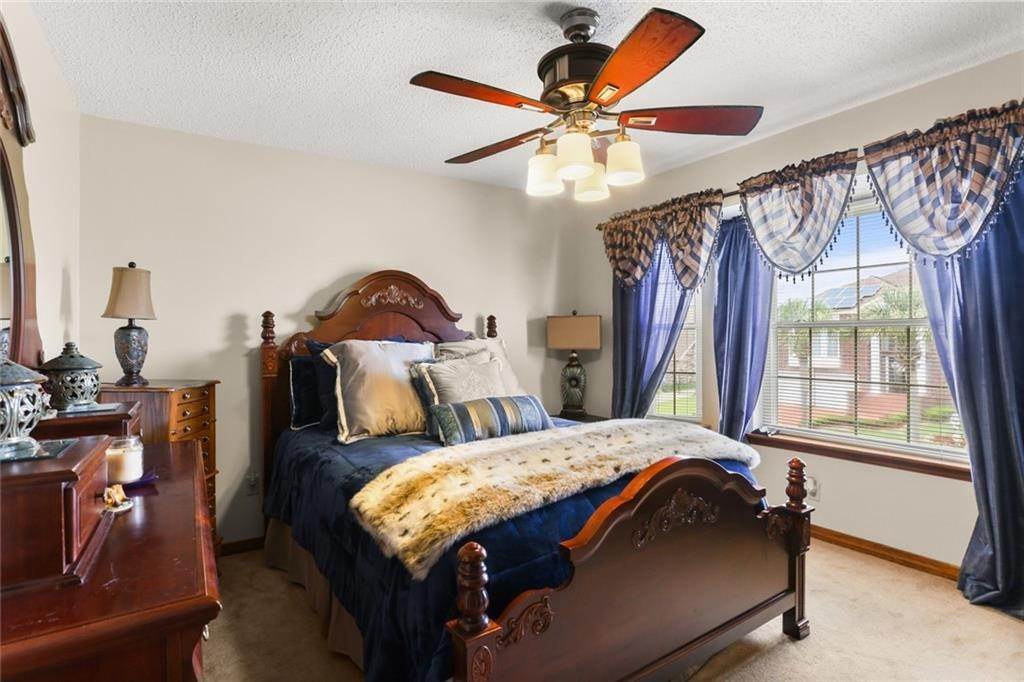 14. Single Family Homes for Sale at 11276 NOTAWAY Lane 11276 NOTAWAY Lane New Orleans, Louisiana 70128 United States