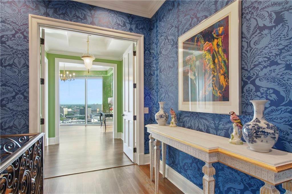 15. Single Family Homes for Sale at 625 ST CHARLES Avenue # PHD 625 ST CHARLES Avenue # PHD New Orleans, Louisiana 70130 United States