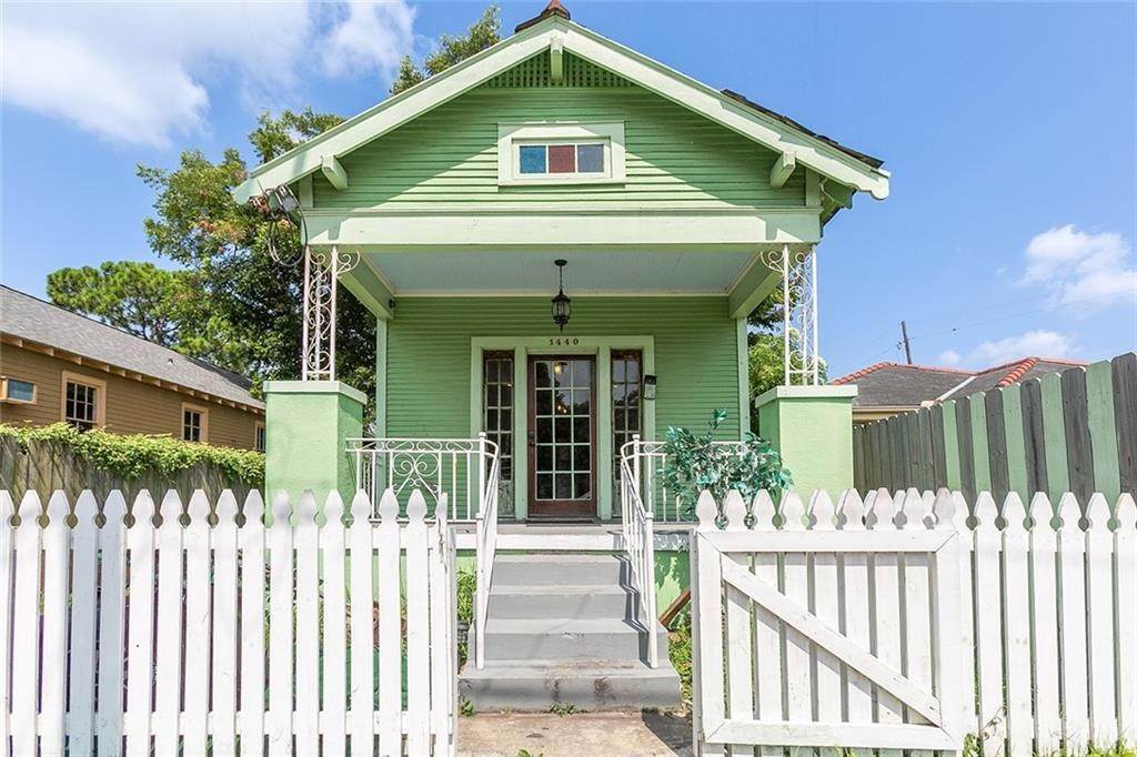 2. Single Family Homes for Sale at 1440 DESIRE Street 1440 DESIRE Street New Orleans, Louisiana 70117 United States