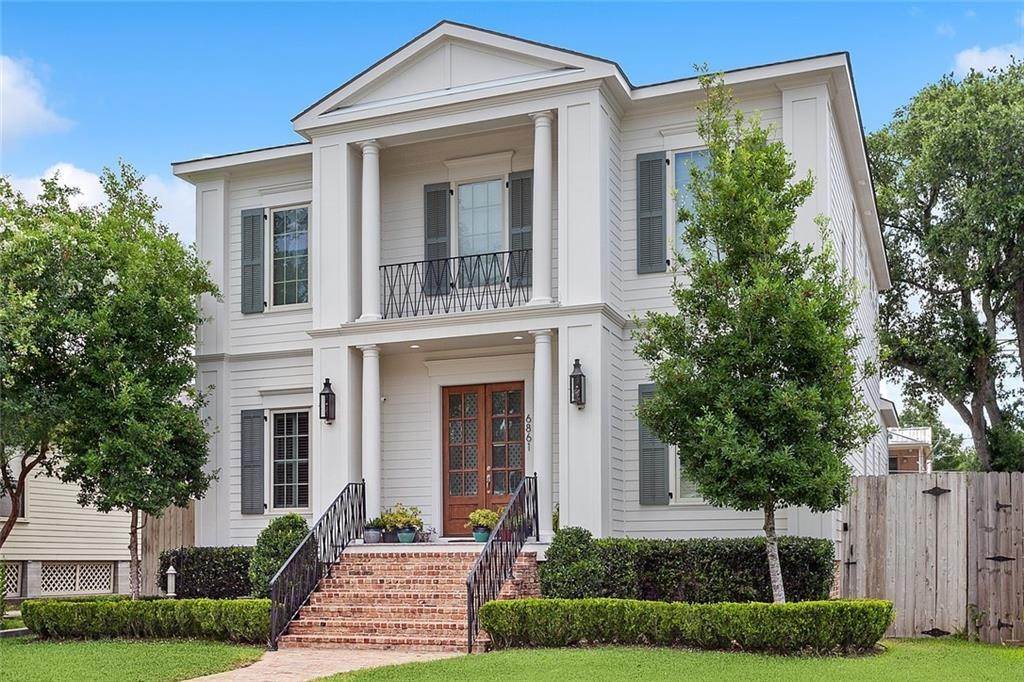 Single Family Homes for Sale at 6861 LOUIS XIV Street 6861 LOUIS XIV Street New Orleans, Louisiana 70124 United States