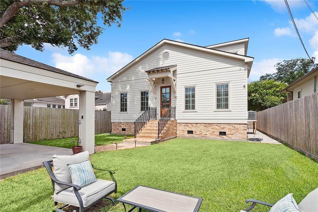 19. Single Family Homes for Sale at 6861 LOUIS XIV Street 6861 LOUIS XIV Street New Orleans, Louisiana 70124 United States