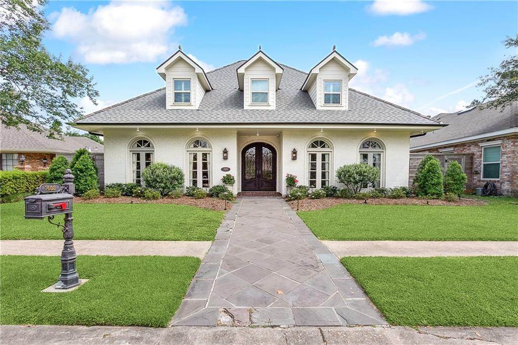 Single Family Homes for Sale at 7408 STONELEIGH Drive 7408 STONELEIGH Drive Harahan, Louisiana 70123 United States