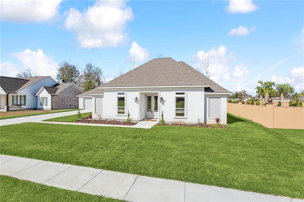 Single Family Homes for Sale at 118 RIVER PLACE Drive 118 RIVER PLACE Drive Hahnville, Louisiana 70057 United States
