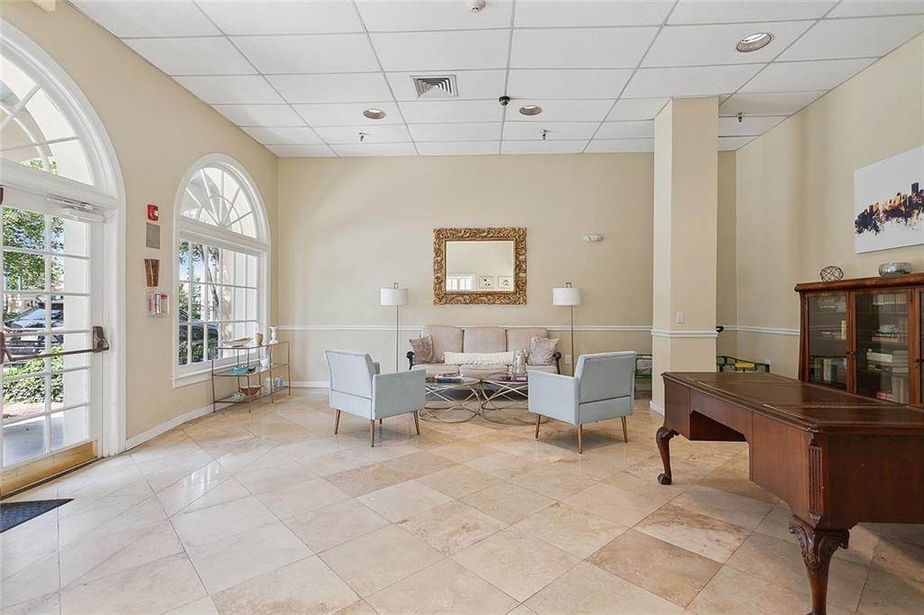 2. Single Family Homes for Sale at 1224 SAINT CHARLES Avenue # 319 1224 SAINT CHARLES Avenue # 319 New Orleans, Louisiana 70130 United States