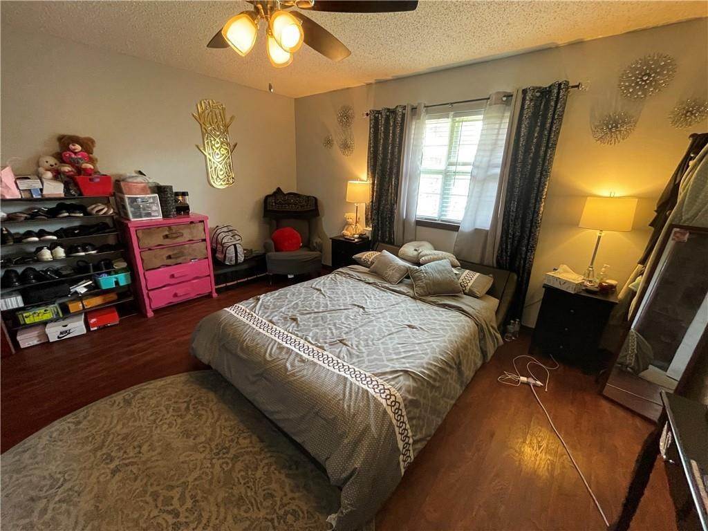 11. Single Family Homes for Sale at 937 CHAMPAGNE Drive 937 CHAMPAGNE Drive Kenner, Louisiana 70065 United States