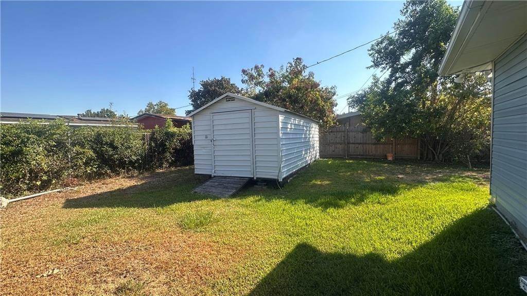 10. Single Family Homes for Sale at 421 BRUCE Avenue 421 BRUCE Avenue Terrytown, Louisiana 70056 United States