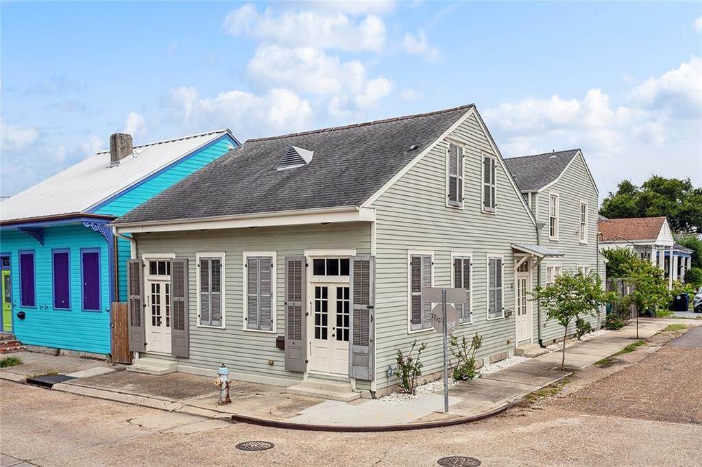 Single Family Homes for Sale at 802 HARMONY Street 802 HARMONY Street New Orleans, Louisiana 70115 United States