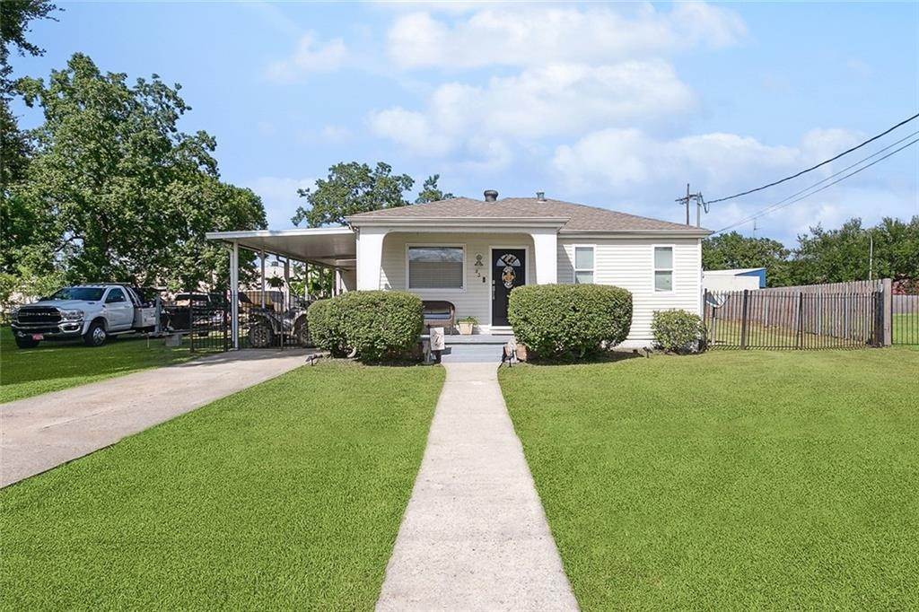 Single Family Homes for Sale at 93 E CLAIBORNE Square 93 E CLAIBORNE Square Chalmette, Louisiana 70043 United States