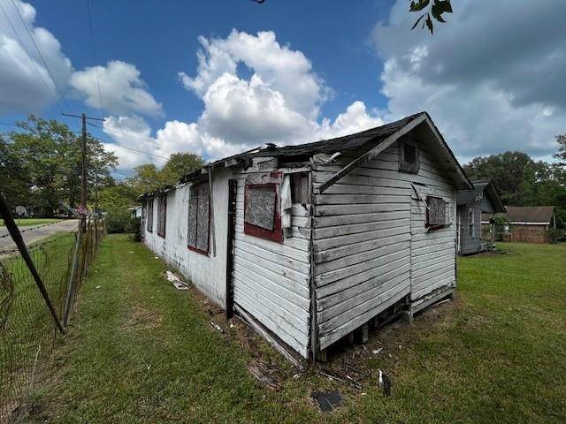8. Single Family Homes for Sale at 1200 COLLEGE Street 1200 COLLEGE Street Bogalusa, Louisiana 70427 United States