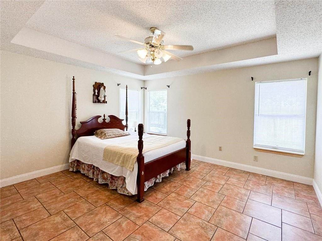 9. Single Family Homes for Sale at 935 SHAKESPEARE Court 935 SHAKESPEARE Court Slidell, Louisiana 70461 United States