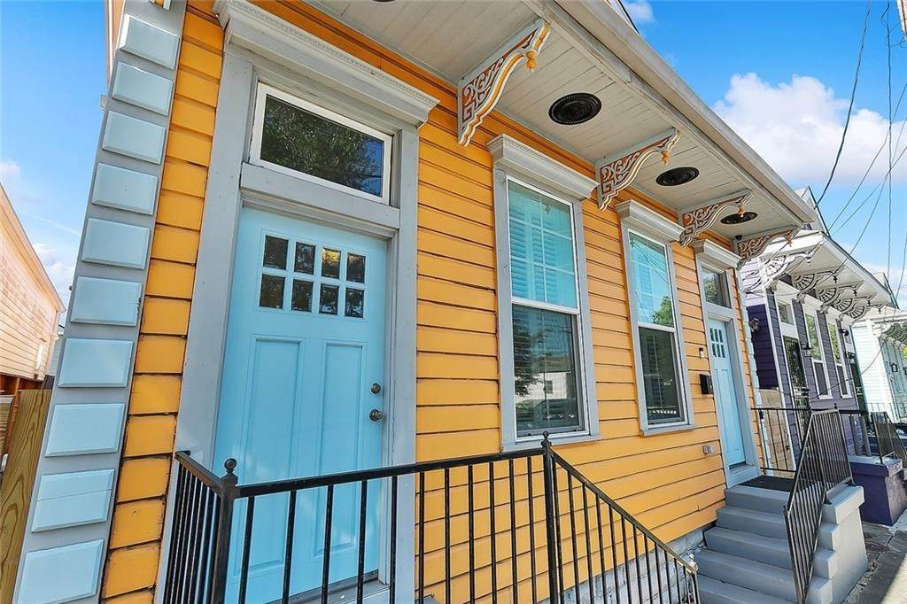 Single Family Homes for Sale at 2928 ORLEANS Avenue 2928 ORLEANS Avenue New Orleans, Louisiana 70119 United States