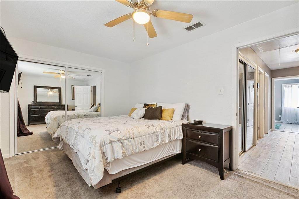6. Single Family Homes for Sale at 5116 LAKEVIEW Court 5116 LAKEVIEW Court New Orleans, Louisiana 70126 United States