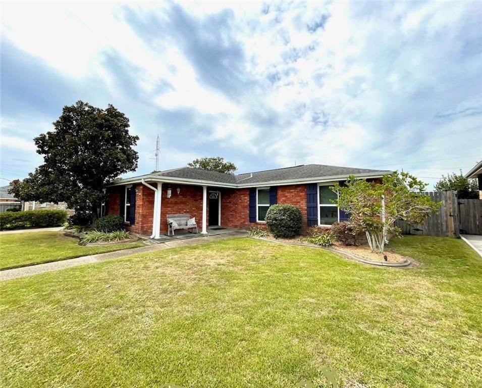 Single Family Homes for Sale at 1932 RICHLAND Avenue 1932 RICHLAND Avenue Metairie, Louisiana 70001 United States