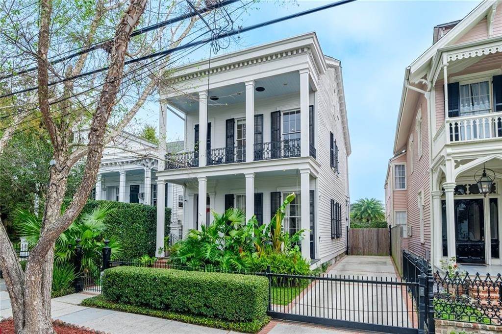 Single Family Homes for Sale at 1425 JOSEPHINE Street 1425 JOSEPHINE Street New Orleans, Louisiana 70130 United States