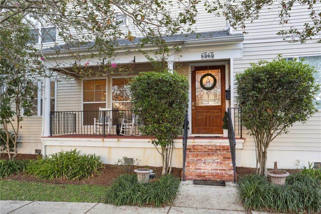 Single Family Homes for Sale at 6565 CATINA Street 6565 CATINA Street New Orleans, Louisiana 70124 United States