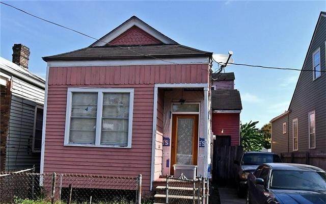 Single Family Homes for Sale at 8723 WILLOW Street 8723 WILLOW Street New Orleans, Louisiana 70118 United States
