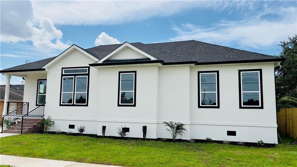 2. Single Family Homes for Sale at 3624 BLANCHARD Drive 3624 BLANCHARD Drive Chalmette, Louisiana 70043 United States