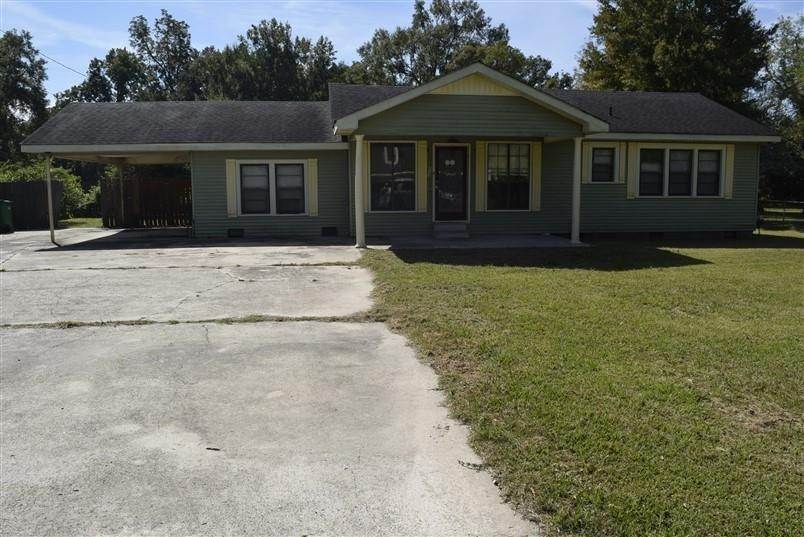 Single Family Homes for Sale at 113 CREOLE Street 113 CREOLE Street Belle Rose, Louisiana 70341 United States