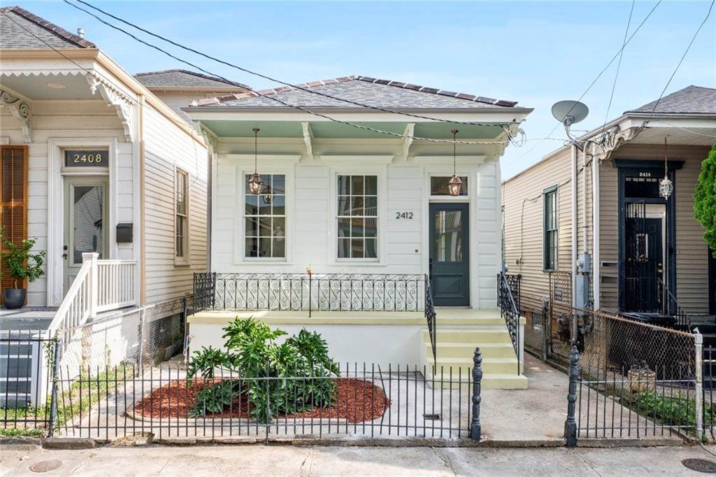 Single Family Homes for Sale at 2412 ANNUNCIATION Street 2412 ANNUNCIATION Street New Orleans, Louisiana 70130 United States