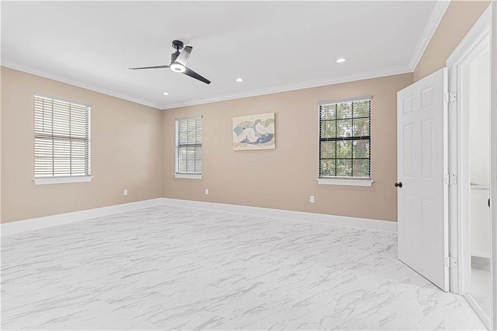13. Single Family Homes for Sale at 7045 WEST END Boulevard 7045 WEST END Boulevard New Orleans, Louisiana 70124 United States