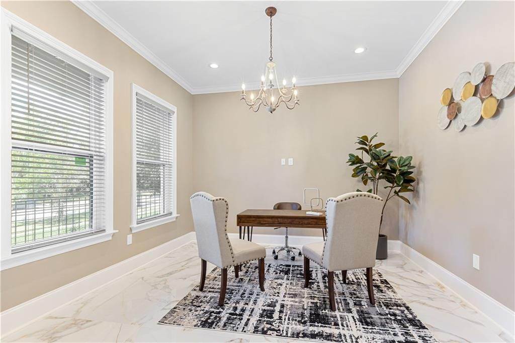 3. Single Family Homes for Sale at 7045 WEST END Boulevard 7045 WEST END Boulevard New Orleans, Louisiana 70124 United States