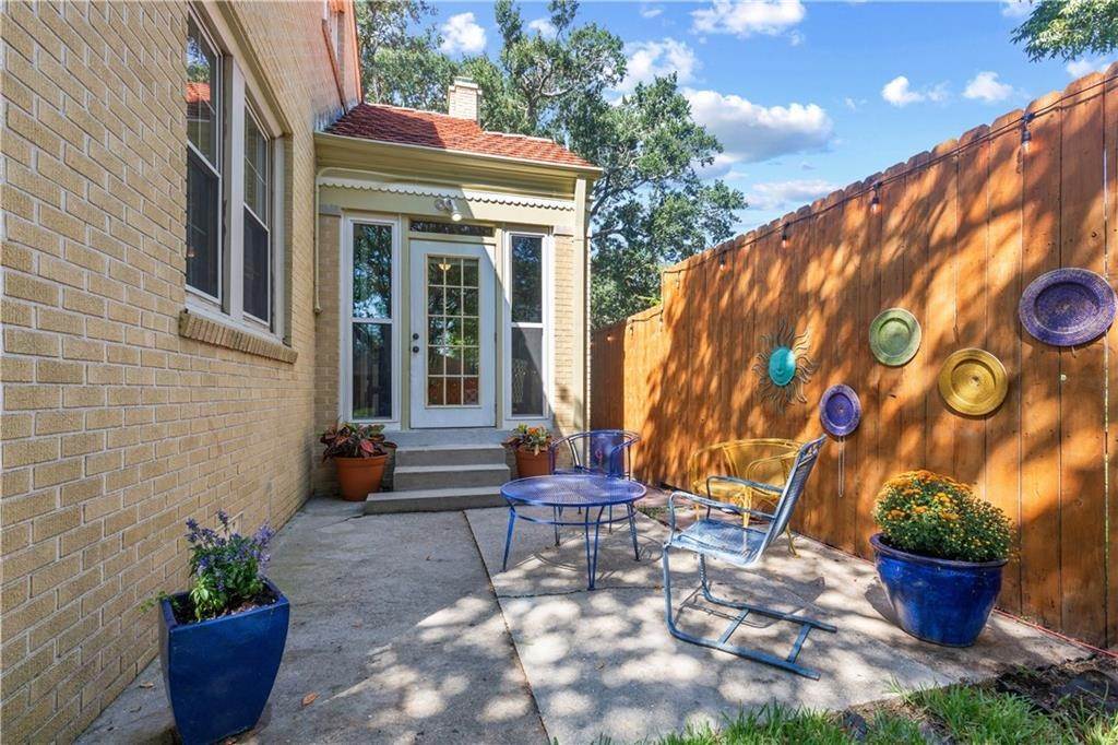 5. Single Family Homes for Sale at 4411 SAINT ROCH Avenue 4411 SAINT ROCH Avenue New Orleans, Louisiana 70122 United States