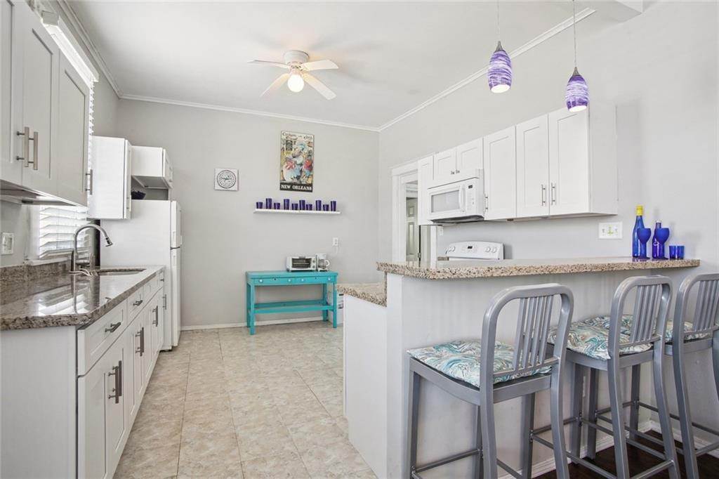 6. Single Family Homes for Sale at 1717 PAINTERS Street 1717 PAINTERS Street New Orleans, Louisiana 70117 United States