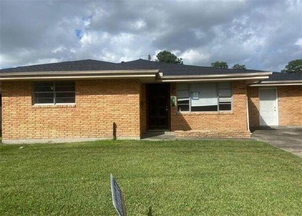 3. Single Family Homes for Sale at 37 GRETNA Boulevard 37 GRETNA Boulevard Gretna, Louisiana 70053 United States