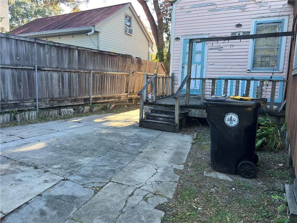 5. Single Family Homes for Sale at 1019 N RENDON Street 1019 N RENDON Street New Orleans, Louisiana 70119 United States
