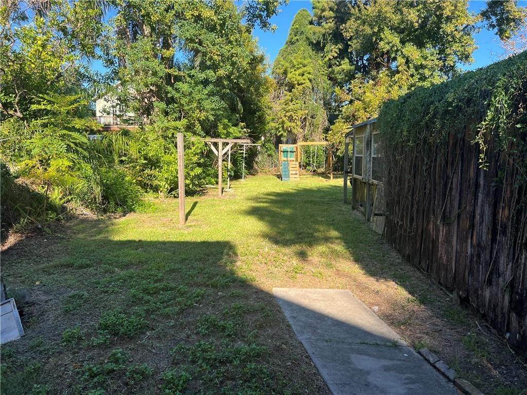 9. Single Family Homes for Sale at 1019 N RENDON Street 1019 N RENDON Street New Orleans, Louisiana 70119 United States