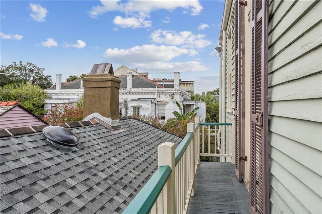 19. Single Family Homes for Sale at 1416 DAUPHINE Street # 1 1416 DAUPHINE Street # 1 New Orleans, Louisiana 70116 United States