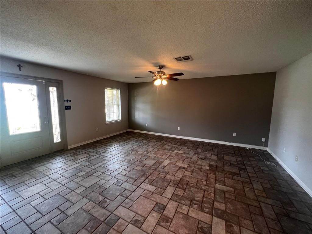 8. Single Family Homes for Sale at 124 MELVYN Drive 124 MELVYN Drive Belle Chasse, Louisiana 70037 United States