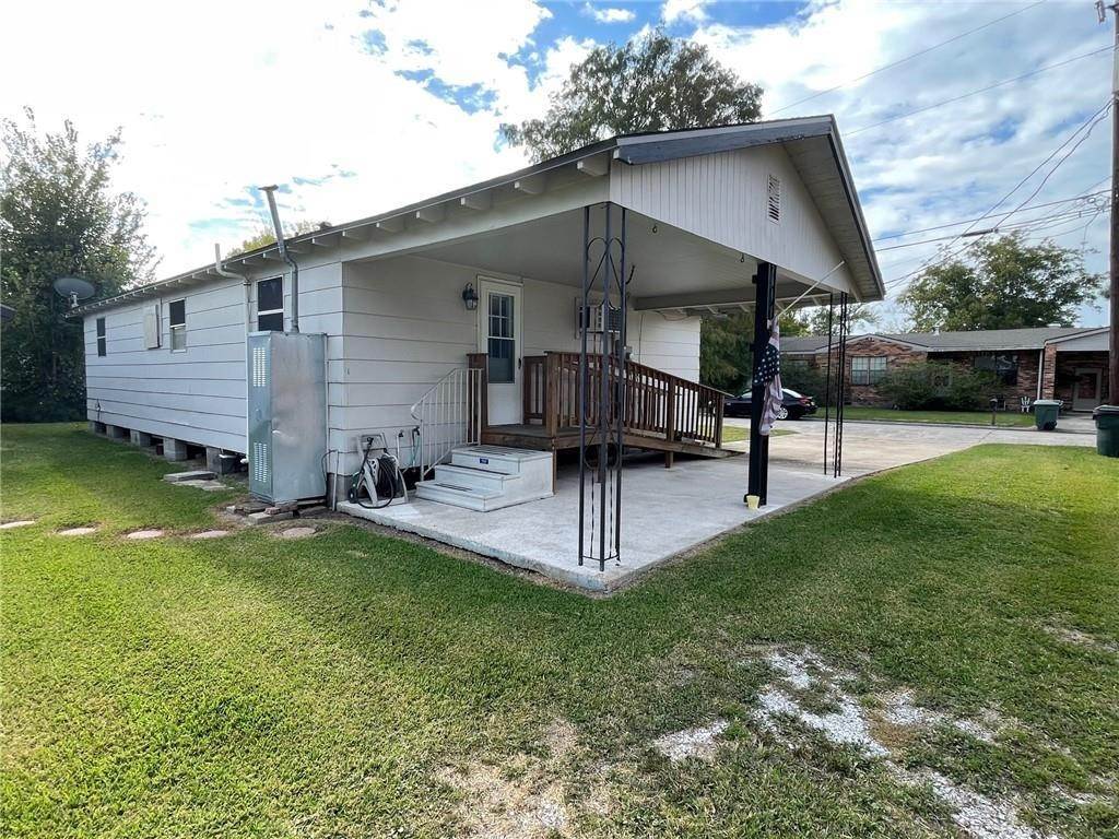 4. Single Family Homes for Sale at 109 ROSEWOOD Drive 109 ROSEWOOD Drive Houma, Louisiana 70360 United States