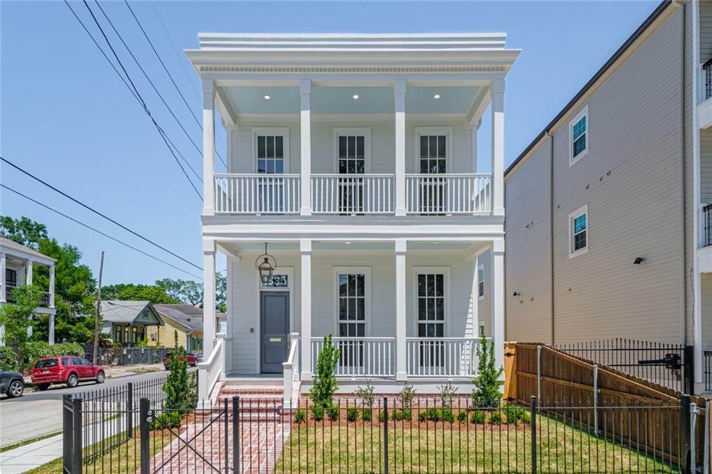 Single Family Homes for Sale at 1635 FIRST Street 1635 FIRST Street New Orleans, Louisiana 70130 United States