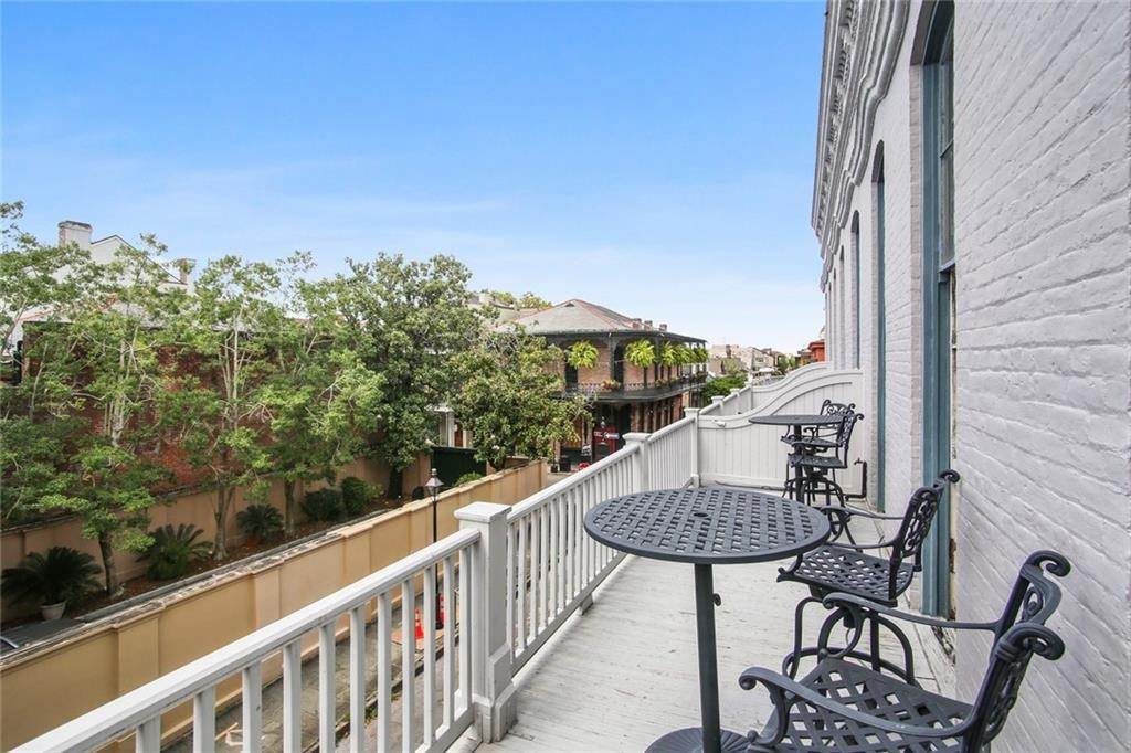 19. Single Family Homes for Sale at 1100 ROYAL Street # 8 1100 ROYAL Street # 8 New Orleans, Louisiana 70116 United States