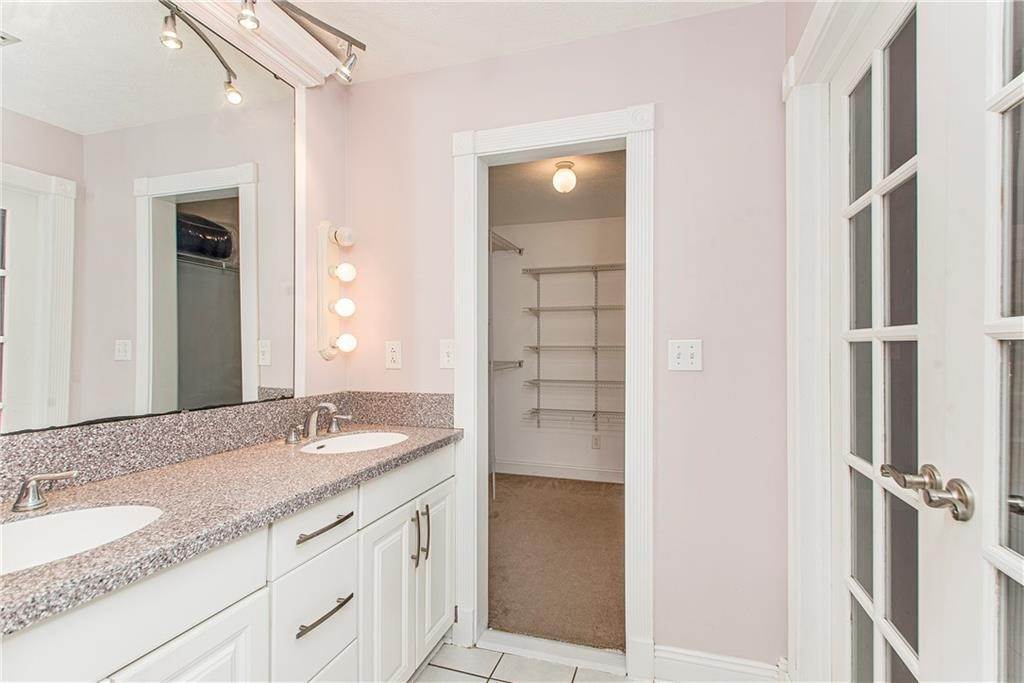 17. Single Family Homes for Sale at 20543 OLD SPANISH Trail 20543 OLD SPANISH Trail New Orleans, Louisiana 70129 United States
