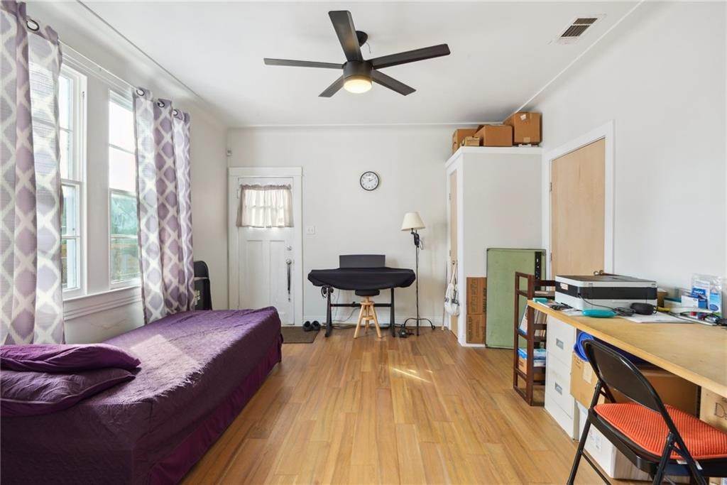 14. Single Family Homes for Sale at 1818 SPAIN Street 1818 SPAIN Street New Orleans, Louisiana 70117 United States