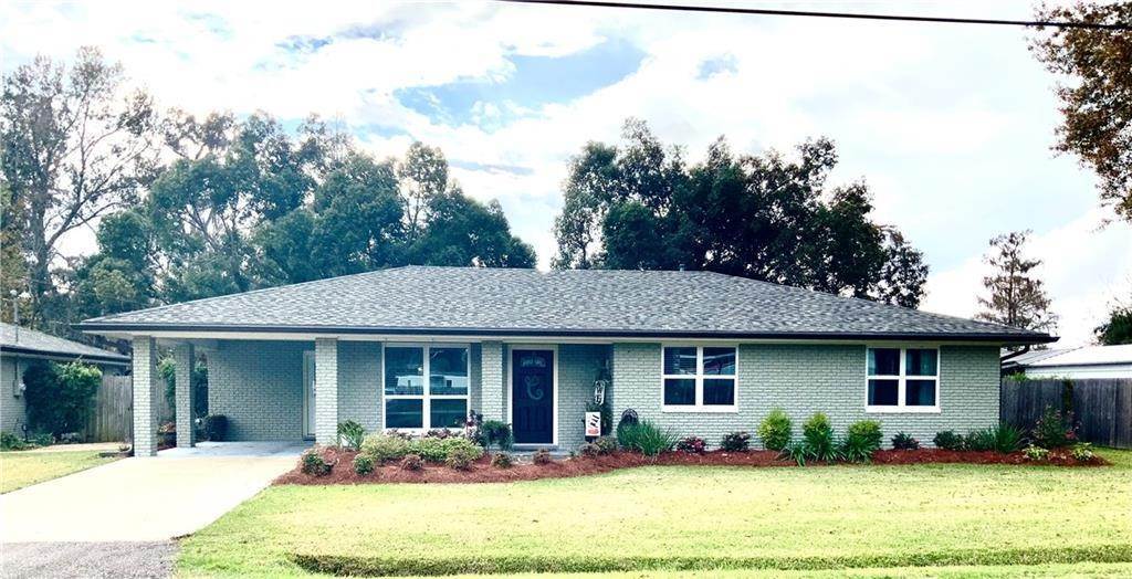 Single Family Homes for Sale at 132 MITCHELL Lane 132 MITCHELL Lane Des Allemands, Louisiana 70030 United States