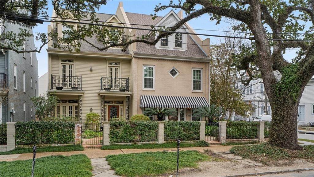 Single Family Homes for Sale at 1201 WASHINGTON Avenue 1201 WASHINGTON Avenue New Orleans, Louisiana 70130 United States