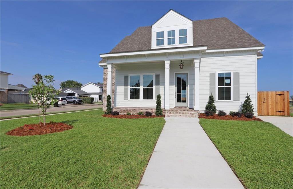 Single Family Homes for Sale at 4113 ST ELIZABETH Drive 4113 ST ELIZABETH Drive Kenner, Louisiana 70065 United States