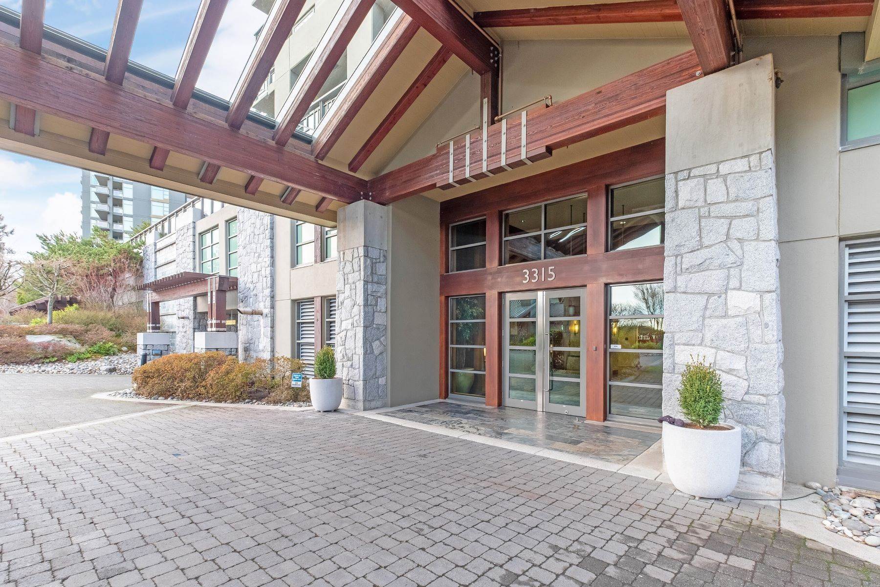 33. Condominiums for Sale at Cypress Place Estates 3315 Cypress Place 401 West Vancouver, British Columbia V7S 3J7 Canada