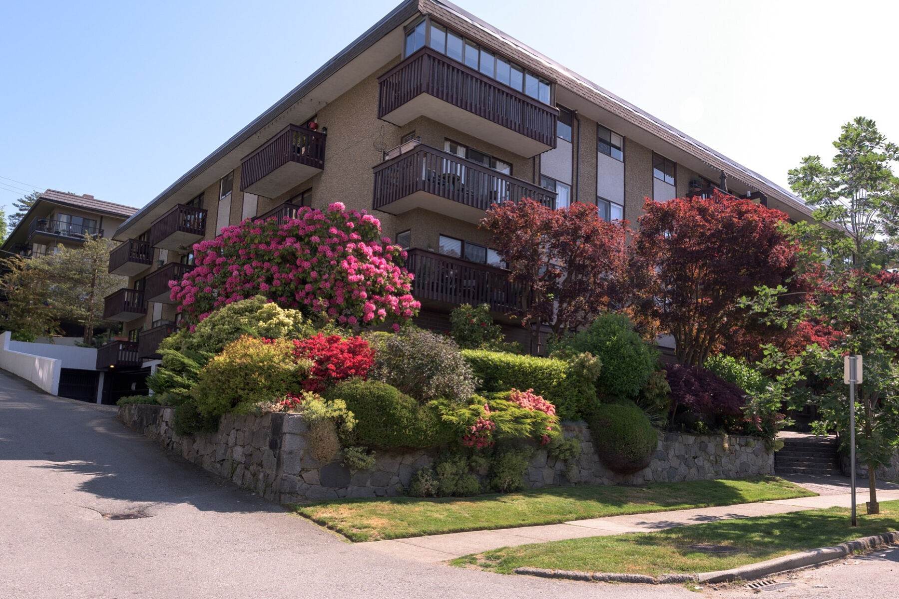 Condominiums for Sale at North Vancouver, Greater Vancouver 120 4th Street E 206 North Vancouver, British Columbia V7L 1H6 Canada