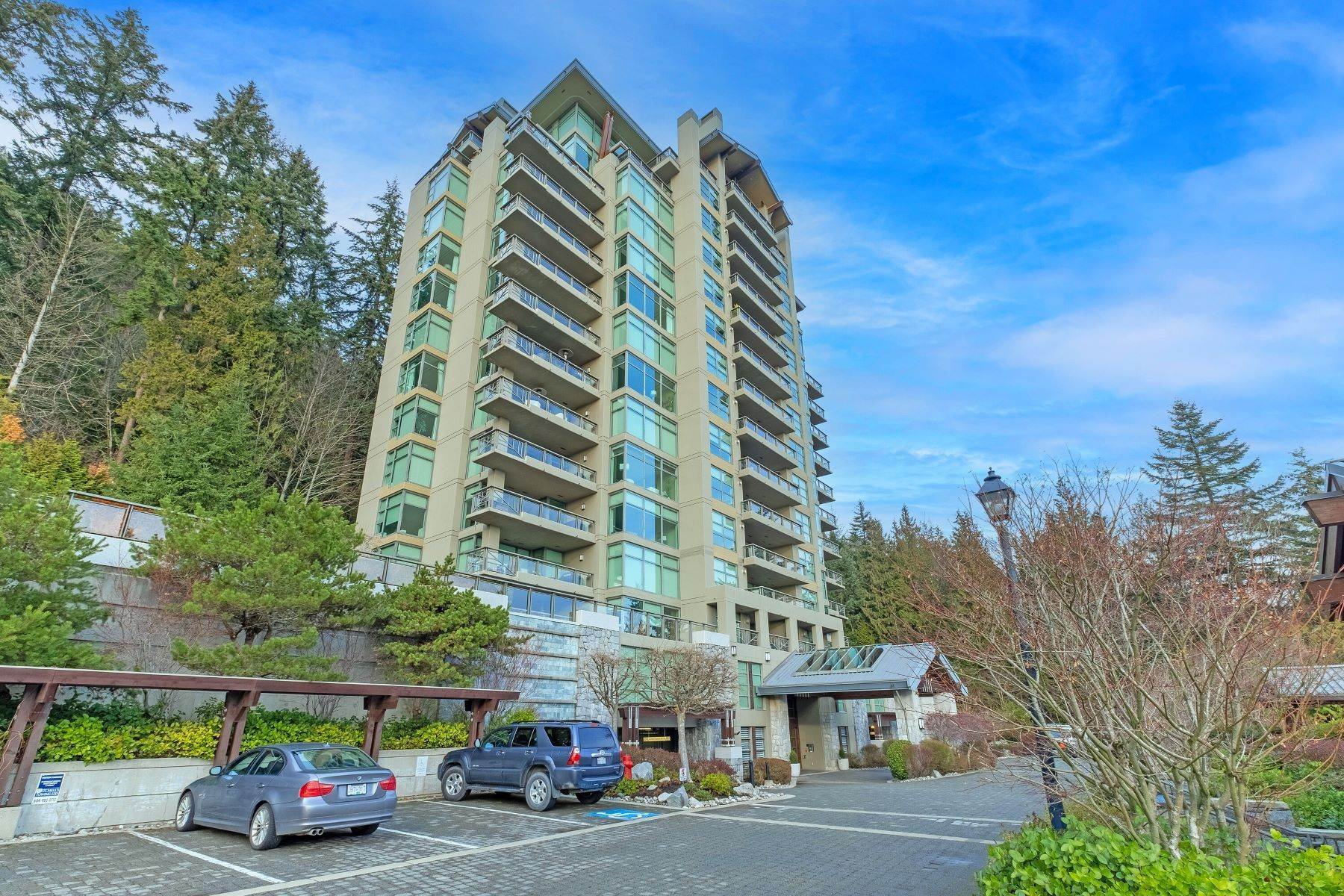 30. Condominiums for Sale at Cypress Place Estates 3315 Cypress Place 401 West Vancouver, British Columbia V7S 3J7 Canada